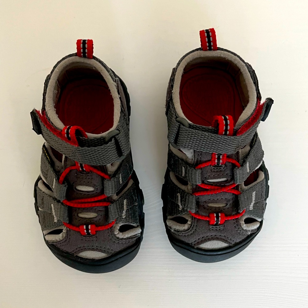 Keen seacamp II CNX sandals, toddler size 4